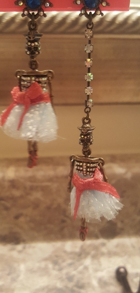 Betsey Johnson Skull Earrings
